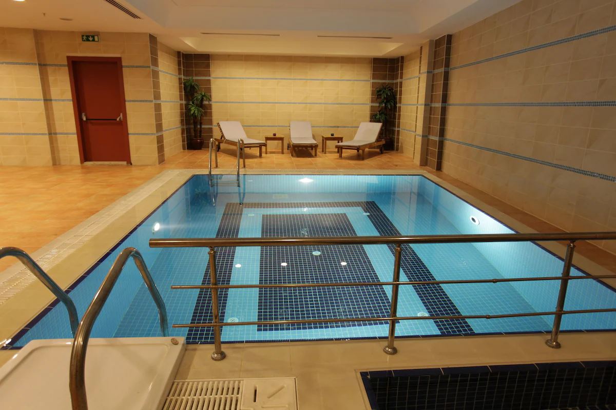 استخر هتل گلدن پارک استانبول